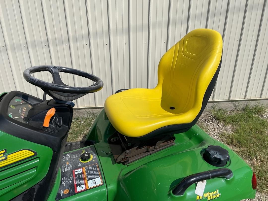 Image of John Deere X485 Image 1