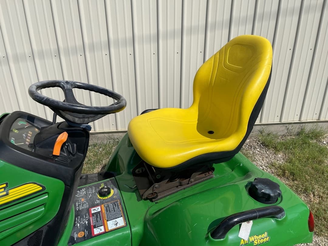 Image of John Deere X485 Image 1
