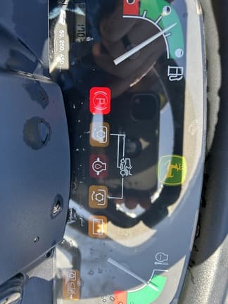 Image of John Deere X585 equipment image 3