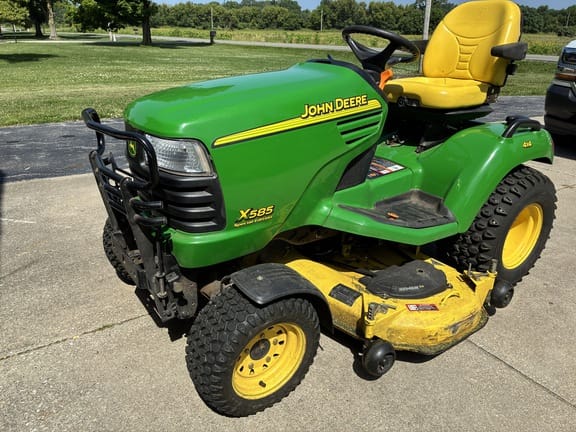 2004 John Deere X585 Equipment Image0