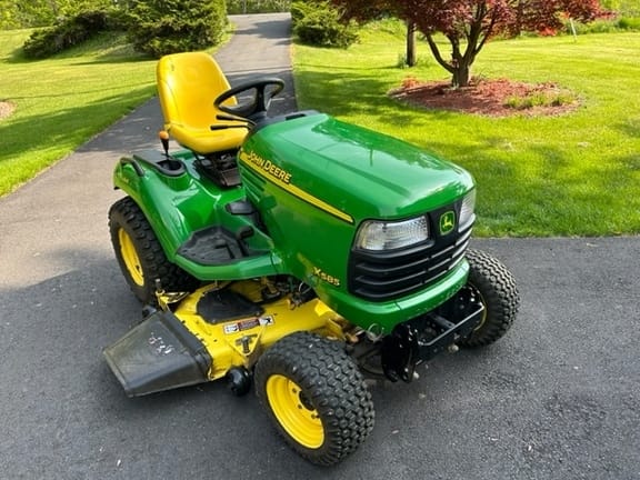 Main image John Deere X585