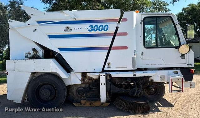 Image of Johnston 3000 equipment image 3