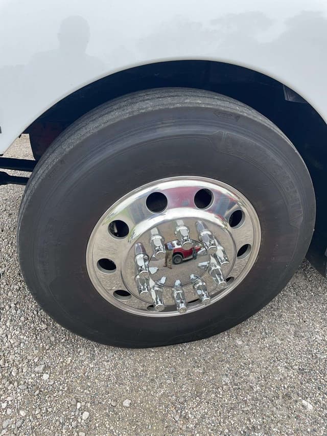 Image of Kenworth T600 equipment image 1