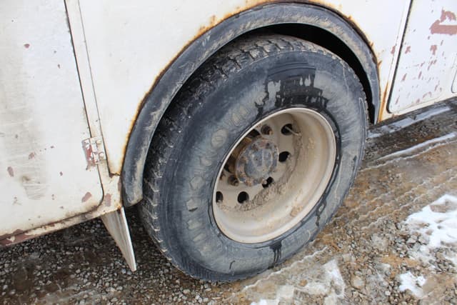 Image of Kenworth T300 equipment image 3