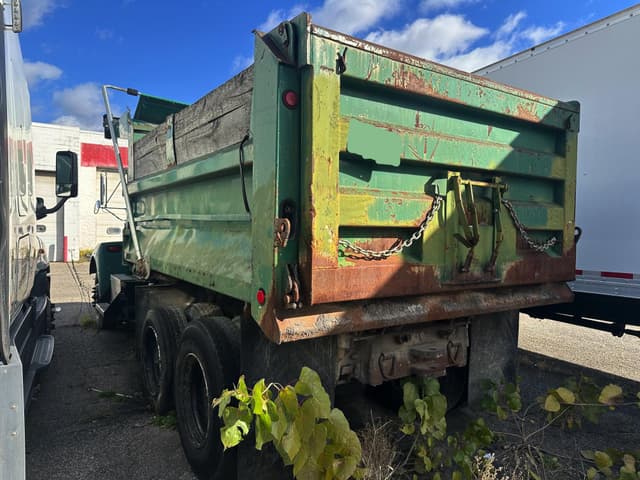 Image of Kenworth T300 equipment image 3