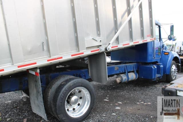 Image of Kenworth T300 equipment image 2