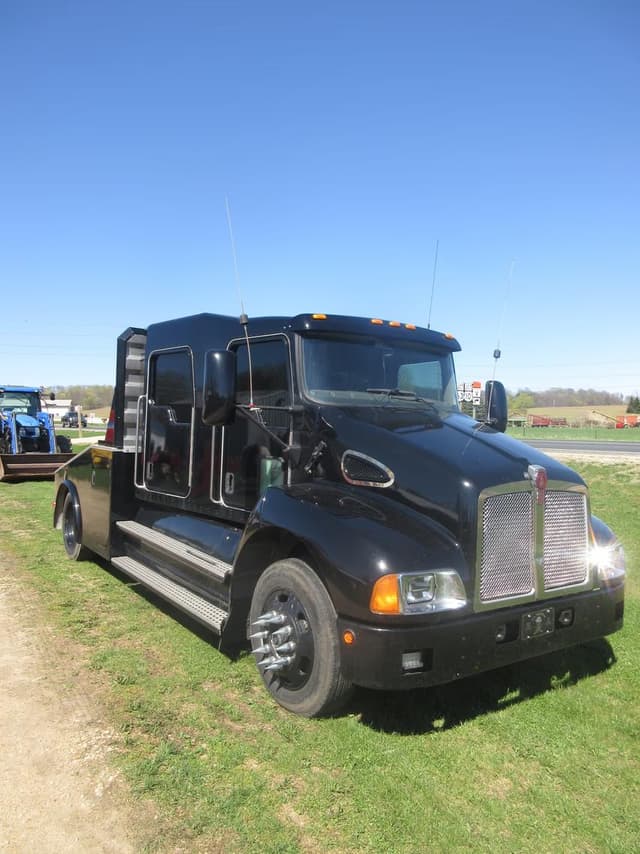 Image of Kenworth T300 equipment image 2