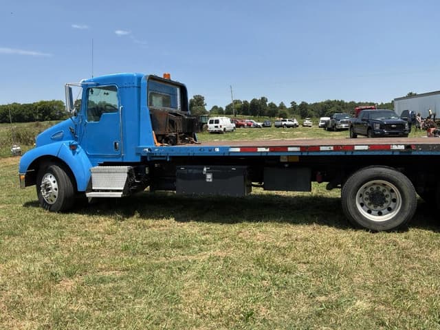Image of Kenworth T300 equipment image 1