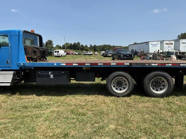 Image of Kenworth T300 equipment image 2
