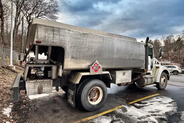 Image of Kenworth T300 equipment image 4