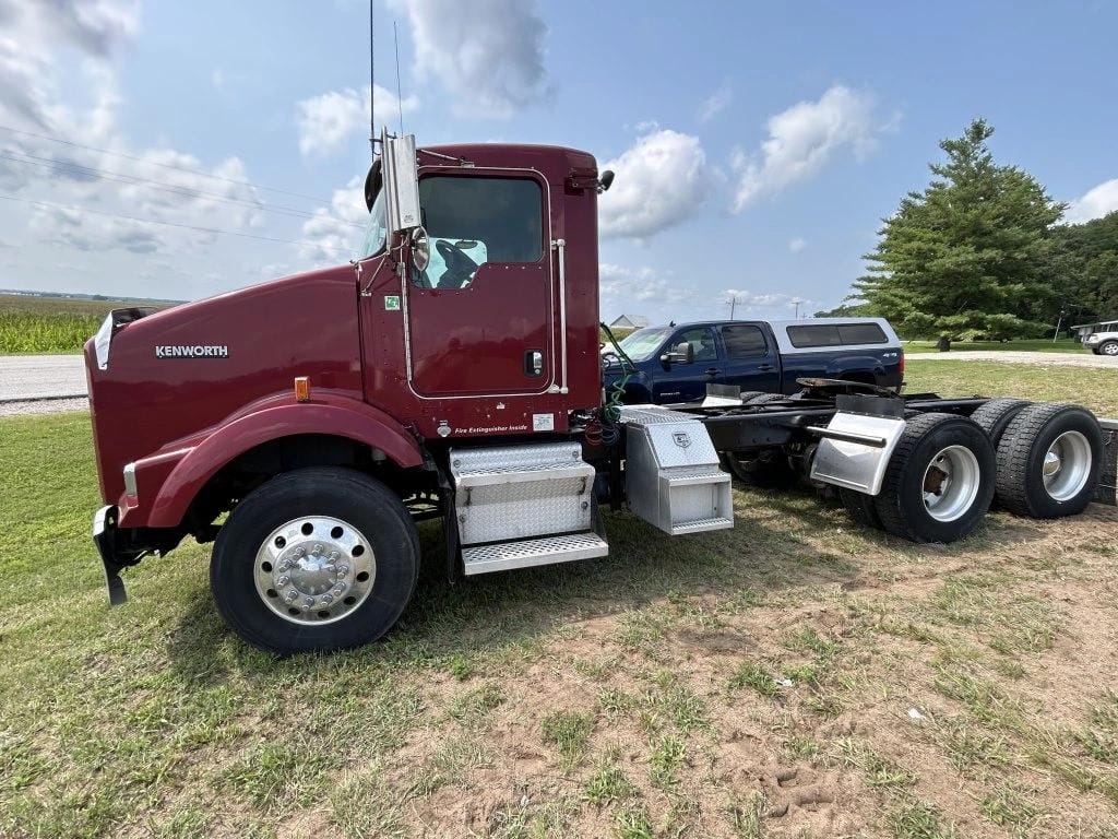 2004 Kenworth T800 Equipment Image0