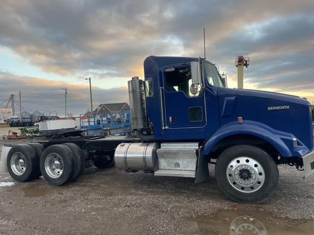 Image of Kenworth T800 equipment image 2