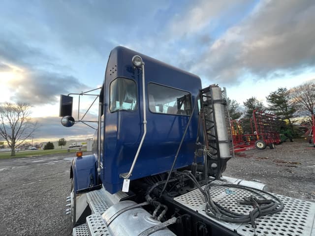 Image of Kenworth T800 equipment image 4