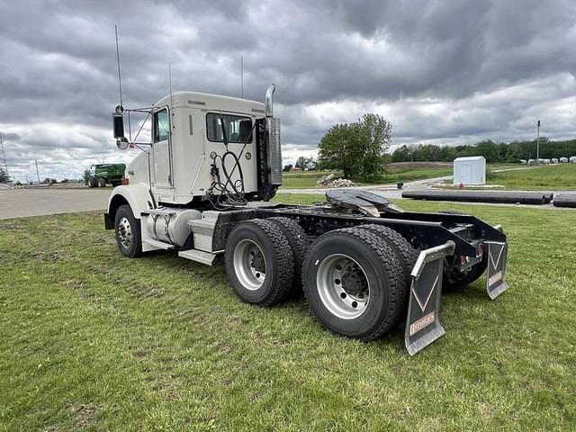 Image of Kenworth T800 equipment image 3