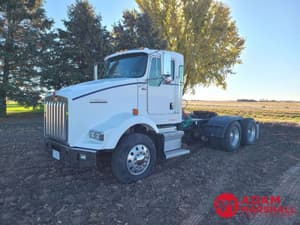 2004 Kenworth T800 Image