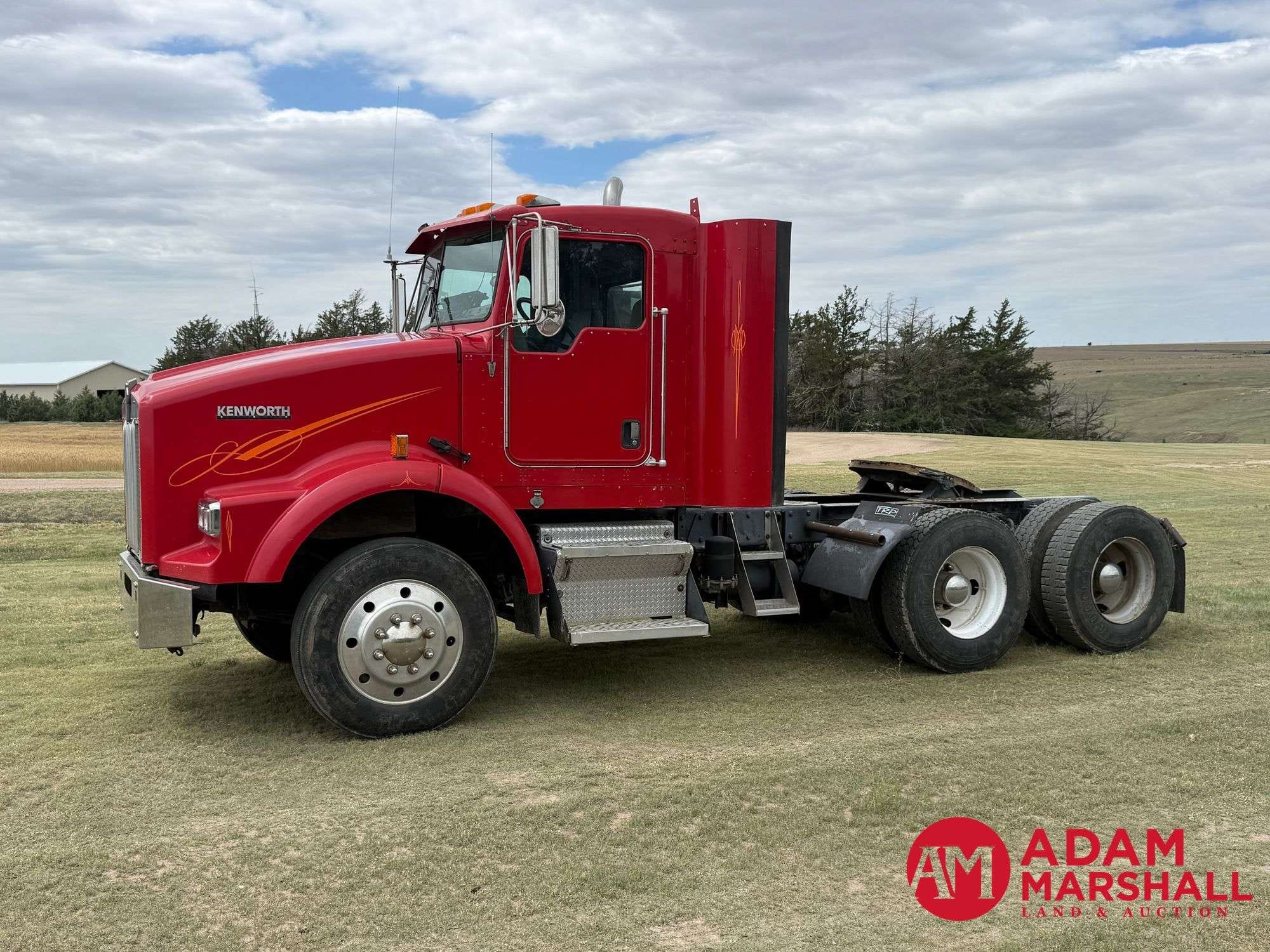 2004 Kenworth T800 Equipment Image0