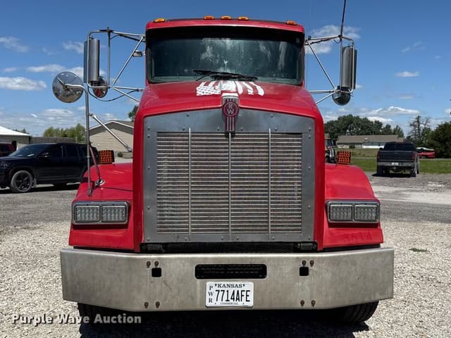 Image of Kenworth T800 equipment image 1