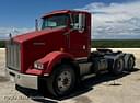 2004 Kenworth T800 Image