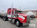 2004 Kenworth T800 Image