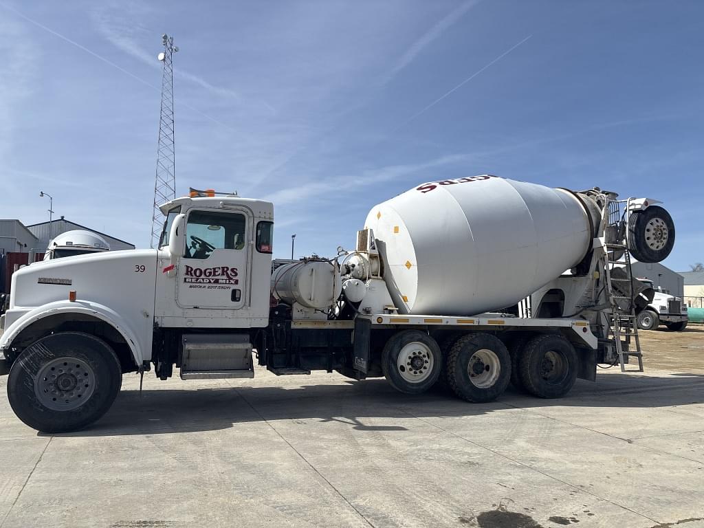 Image of Kenworth W900 Primary image