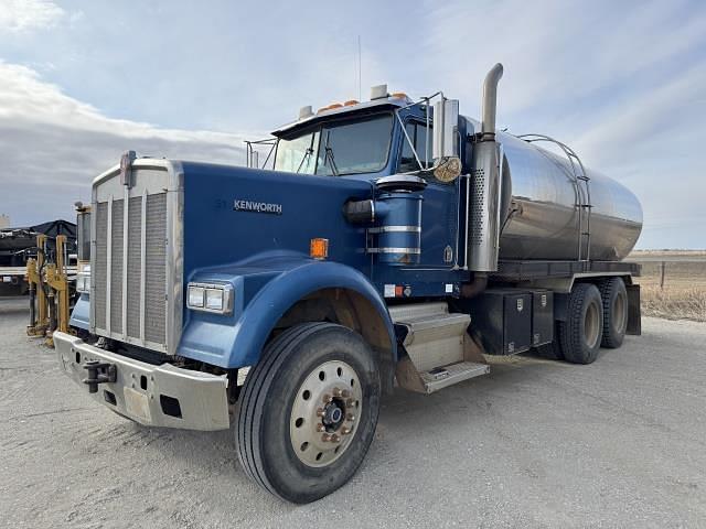 Image of Kenworth W900 equipment image 1