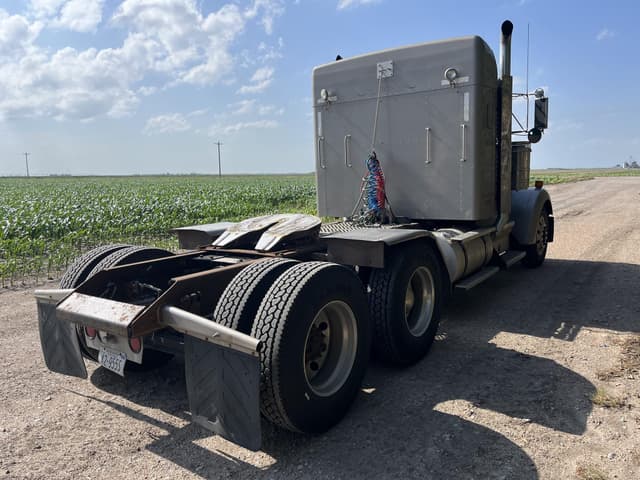 Image of Kenworth W900 equipment image 4