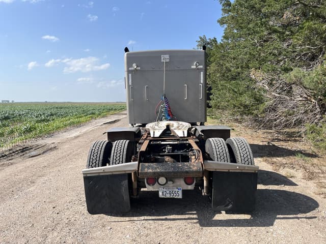 Image of Kenworth W900 equipment image 3
