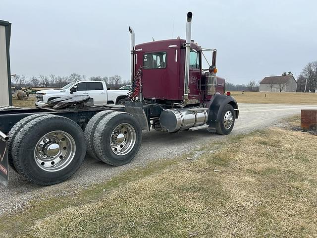 Image of Kenworth W900 equipment image 3