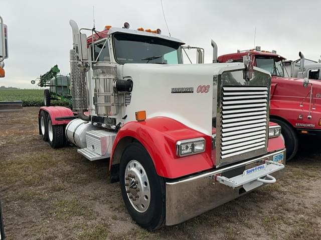 Image of Kenworth W900 equipment image 2