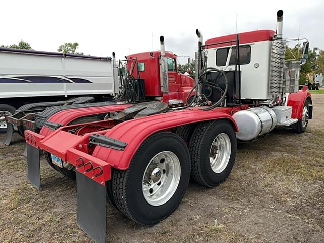 Image of Kenworth W900 equipment image 3