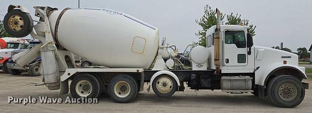 Image of Kenworth W900 equipment image 3