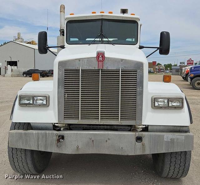 Image of Kenworth W900 equipment image 1