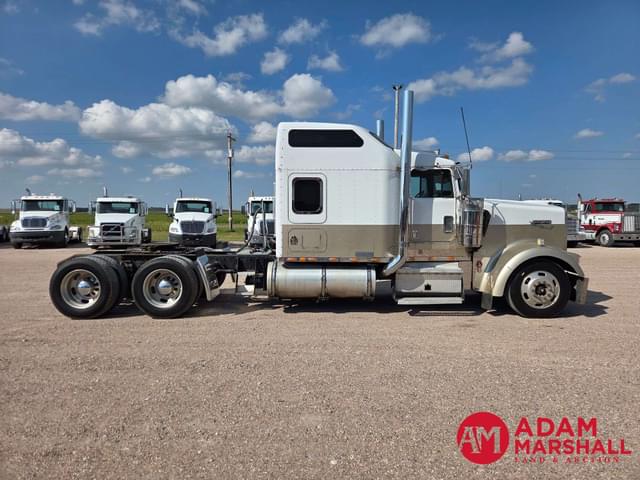 Image of Kenworth W900 equipment image 2