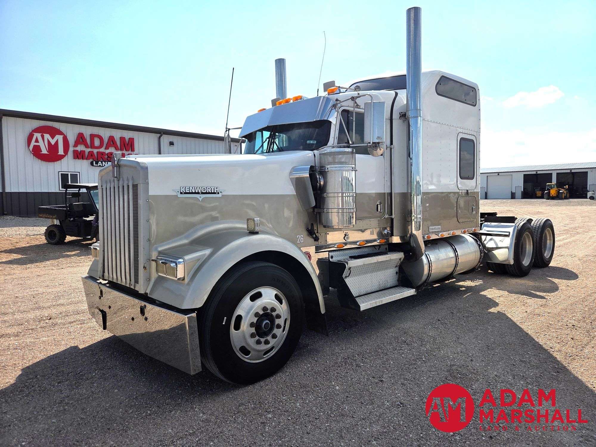 2004 Kenworth W900 Equipment Image0