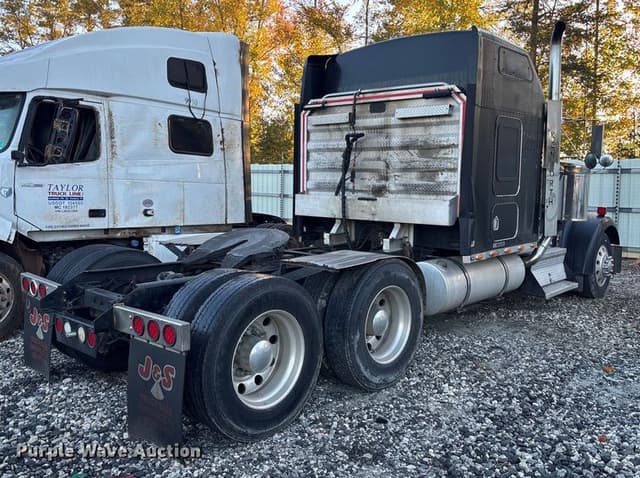Image of Kenworth W900 equipment image 4