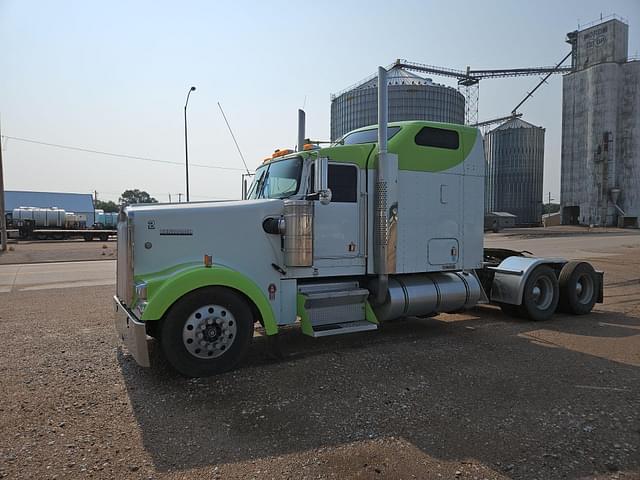 Image of Kenworth W900 equipment image 3