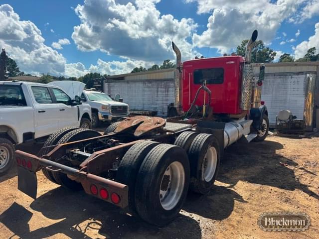 Image of Kenworth W900 equipment image 2