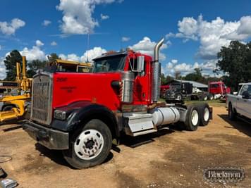 Main image Kenworth W900