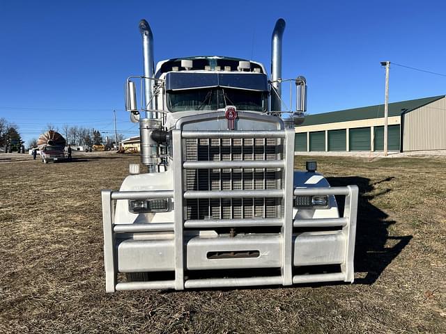 Image of Kenworth W900L equipment image 3