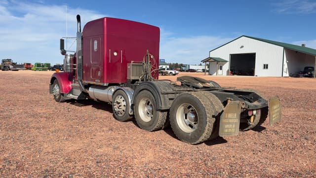 Image of Kenworth W900L equipment image 4