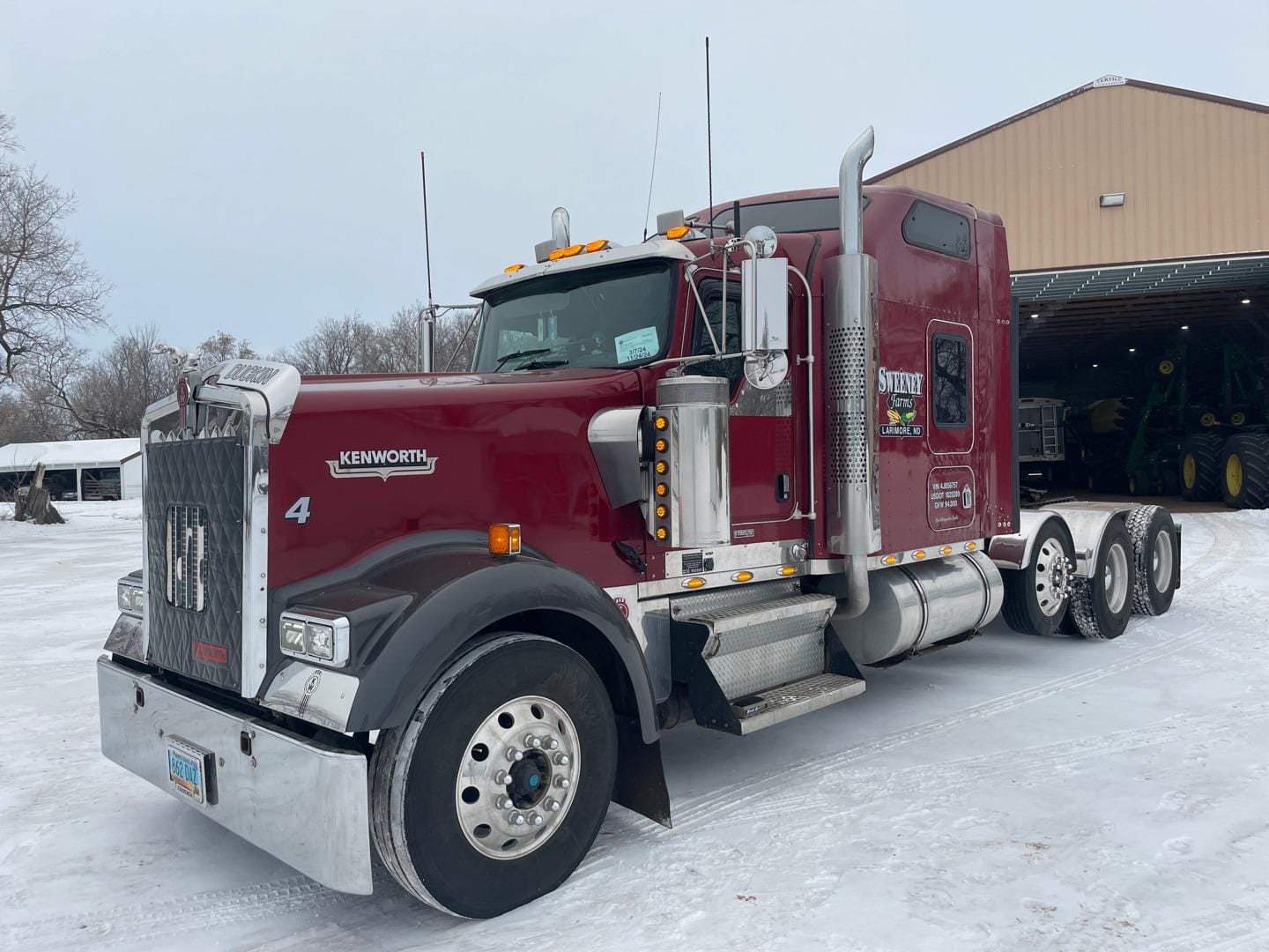 Main image Kenworth W900L