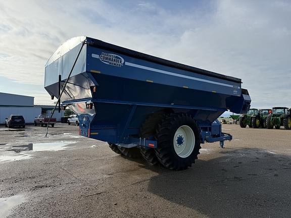 Image of Kinze 1050 equipment image 2