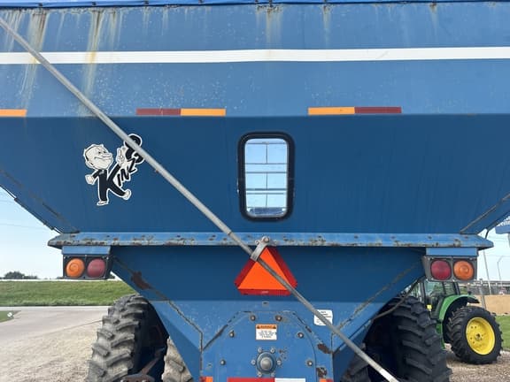 Image of Kinze 1050 equipment image 4