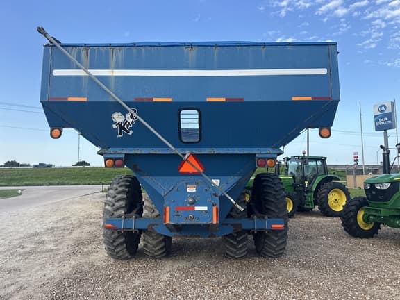 Image of Kinze 1050 equipment image 3