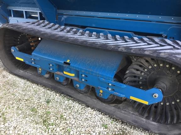 Image of Kinze 1050 equipment image 2