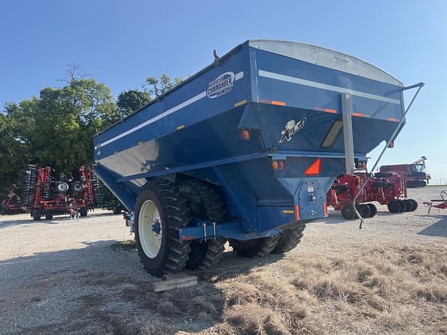 Image of Kinze 1050 equipment image 4