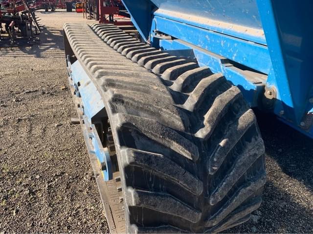 Image of Kinze 1050 equipment image 4