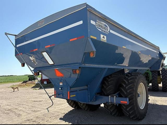 Image of Kinze 1050 equipment image 3