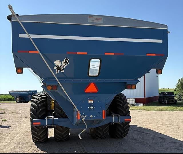 Image of Kinze 1050 equipment image 4
