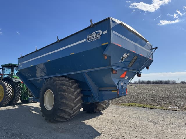 Image of Kinze 1050 equipment image 3